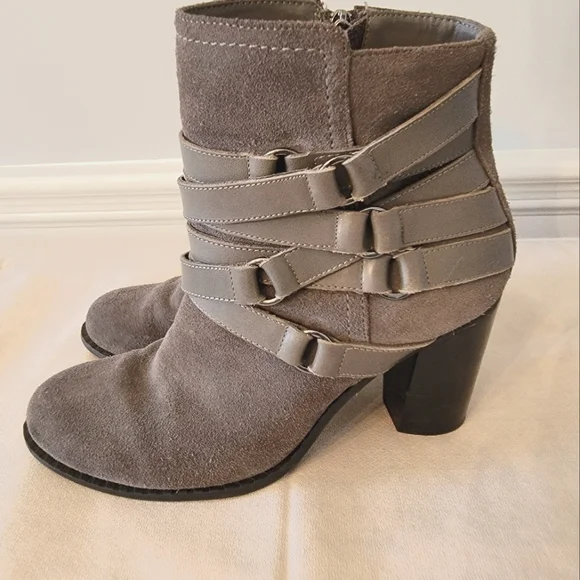 Adrienne Vittadini Boots - Picture 3 of 8